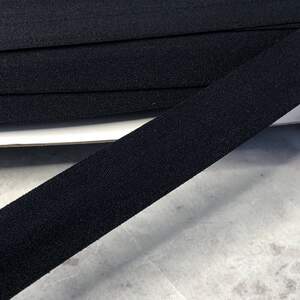 Черная - Трикотажная окантовочная бейка матовая (эластичная) 2см х 1м. Черная - Трикотажная окантовочная бейка матовая (эластичная) 2см х 1м.