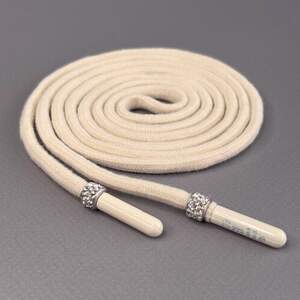Шнурок для одежды 150 см длина, Ø 5 мм - айвори с стразами Шнурок для одежды 150 см длина, Ø 5 мм - айвори с стразами