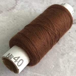 256 Нитки в катушках, швейные 100 полиэстер 40/2 (боб 200м) 256 Нитки в катушках, швейные 100 полиэстер 40/2 (боб 200м)