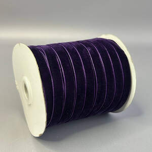 Бархатная лента декоративная 1см боб. 46м - фиолетовый