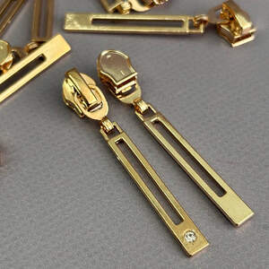 #03 Бегунок для спиральной молнии 7 - золото #03 Бегунок для спиральной молнии 7 - золото