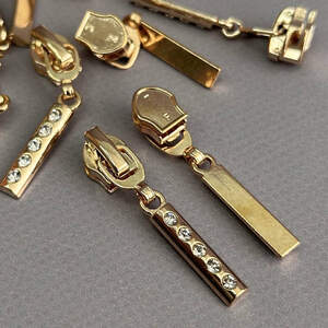 #04 Бегунок для спиральной молнии 7 - золото