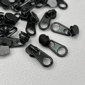 Бегунок для рулонной молнии ТИП-3, черный