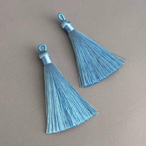 Шелковые кисти для сережек 8 см - голубой светлый Шелковые кисти для сережек 8 см - голубой светлый
