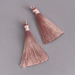 Шелковые кисти для сережек 8 см - пудровый Шелковые кисти для сережек 8 см - пудровый