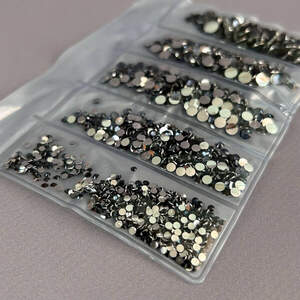 Набор страз для дизайна и декора холодной фиксации -1000 шт графит Набор страз для дизайна и декора холодной фиксации -1000 шт графит