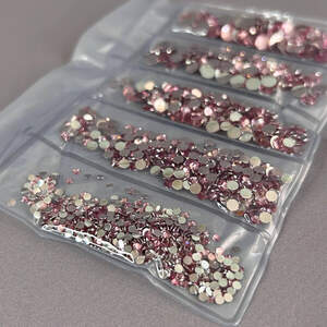 Набор страз для дизайна и декора холодной фиксации -1000 шт светло-розовый Набор страз для дизайна и декора холодной фиксации -1000 шт светло-розовый