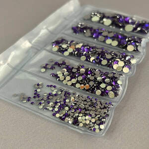 Набор страз для дизайна и декора холодной фиксации -1000 шт сиреневый Набор страз для дизайна и декора холодной фиксации -1000 шт сиреневый