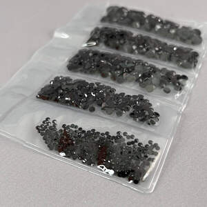 Набор страз для дизайна и декора холодной фиксации -1000 шт черный Набор страз для дизайна и декора холодной фиксации -1000 шт черный