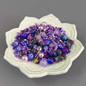 (40 гр) Бусины стеклянные Микс цветов и размеров 8 мм - сиреневый (40 гр) Бусины стеклянные Микс цветов и размеров 8 мм - сиреневый