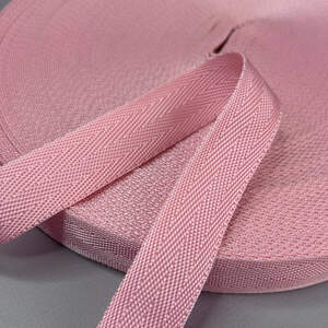 Стропа сумочная-ременная Елочка, 2,5 см средняя жесткость - светло-розовая Стропа сумочная-ременная Елочка, 2,5 см средняя жесткость - светло-розовая