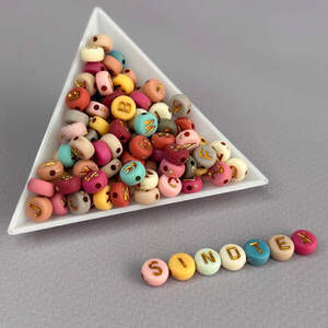 (20 г) Бусины пластиковые, круглые плоские Алфавит 7 мм - Цветной микс с золотом (20 г) Бусины пластиковые, круглые плоские Алфавит 7 мм - Цветной микс с золотом