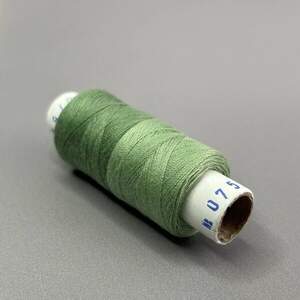 075/078 Нитки в катушках 40/2 , половинки (катушка 2х75м)