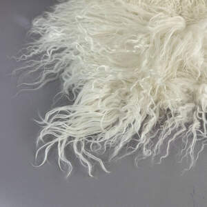 Натуральный мех ламы окрашенный 54х108 см - белый теплый