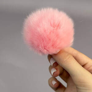 Помпоны из натурального меха кролика на нитке 6 см - розовый