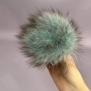 Помпоны из натурального меха лисы окрашенный 12 см - голубой