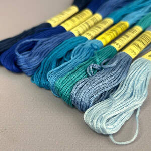 (8 шт по 8м) Набор мулине (нитки для вышивания) - голубой микс (8 шт по 8м) Набор мулине (нитки для вышивания) - голубой микс