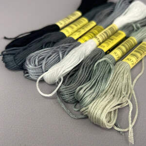 (8 шт по 8м) Набор мулине (нитки для вышивания) - серый микс (8 шт по 8м) Набор мулине (нитки для вышивания) - серый микс