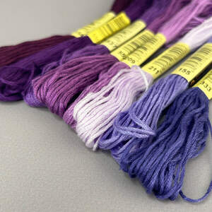 (8 шт по 8м) Набор мулине (нитки для вышивания) - сиреневый микс (8 шт по 8м) Набор мулине (нитки для вышивания) - сиреневый микс