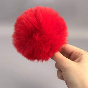 Помпоны из эко-меха окрашенный 9 см - красный