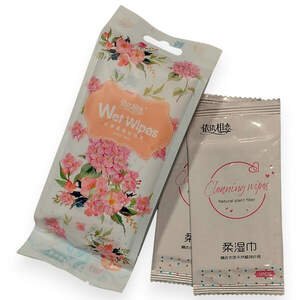 Влажные салфетки WetWipes в индивидуальной упаковке, 10шт Влажные салфетки WetWipes в индивидуальной упаковке, 10шт