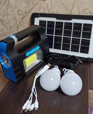 Солнечная зарядная станция + LED фонарь Солнечная зарядная станция + LED фонарь