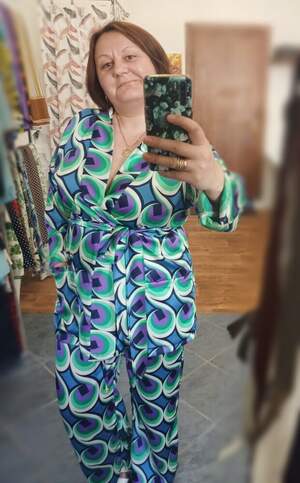 Костюм з атласу