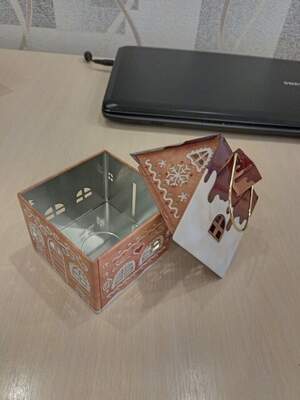 Скринька залізна