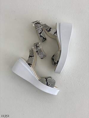 Босоніжки Босоніжки