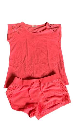 Футболка і шорти