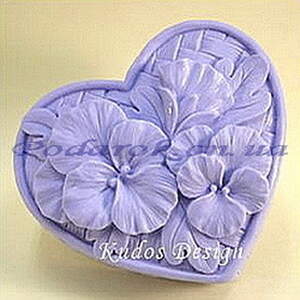 Форма для мыла "Сердце с фиалками"