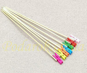 Шпажка деревянная с цветной прищепкой
