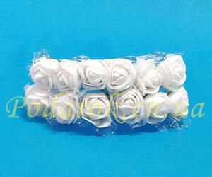 Троянда з мереживом біла