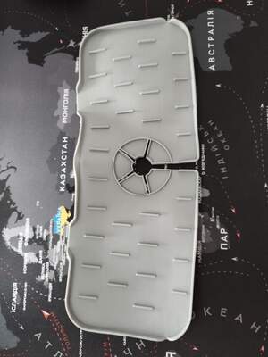 Силіконова поличка-коврик на кран квадратної раковини