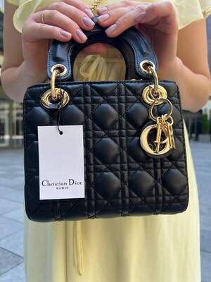 Женская сумка Dior mini Диор маленькая сумка шоппер на плечо красивая, легкая, стеганая сумка из экокожи Женская сумка Dior mini Диор маленькая сумка шоппер на плечо красивая, легкая, стеганая сумка из экокожи