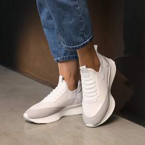 Кросівки жіночі білі