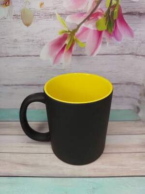 Чашка хамелеон з жовтою серединкою | Принт включено у вартість | Чашка з ефектом зміни кольору