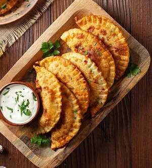 Чебуреки з м'ясом Чебуреки з м'ясом