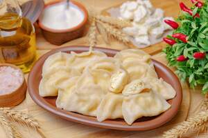 Вареники з солоним сиром Вареники з солоним сиром