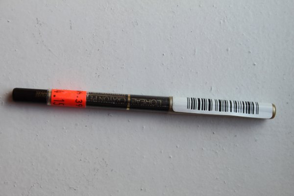 L'Oreal Paris Double Extend Eye Illuminator Eye Liner for All Eyes