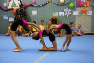 Набор детей с 3 лет в школу акробатики