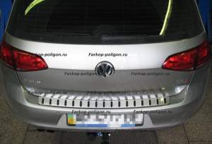 Накладка на задний бампер Volkswagen Golf VII (хэтчбек)