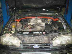 Распорка передних стоек Ford Scorpio